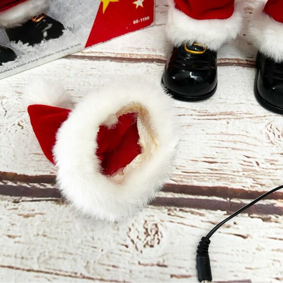 RADIO SHACK Vintage 1999 Christmas Rockin’ Santa - Picture 2 of 9
